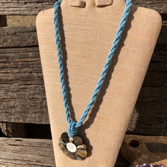 Abalone spiral pendant Necklace Mother of Pearl Paua shell blue glass seed bead - Picture 6 of 8